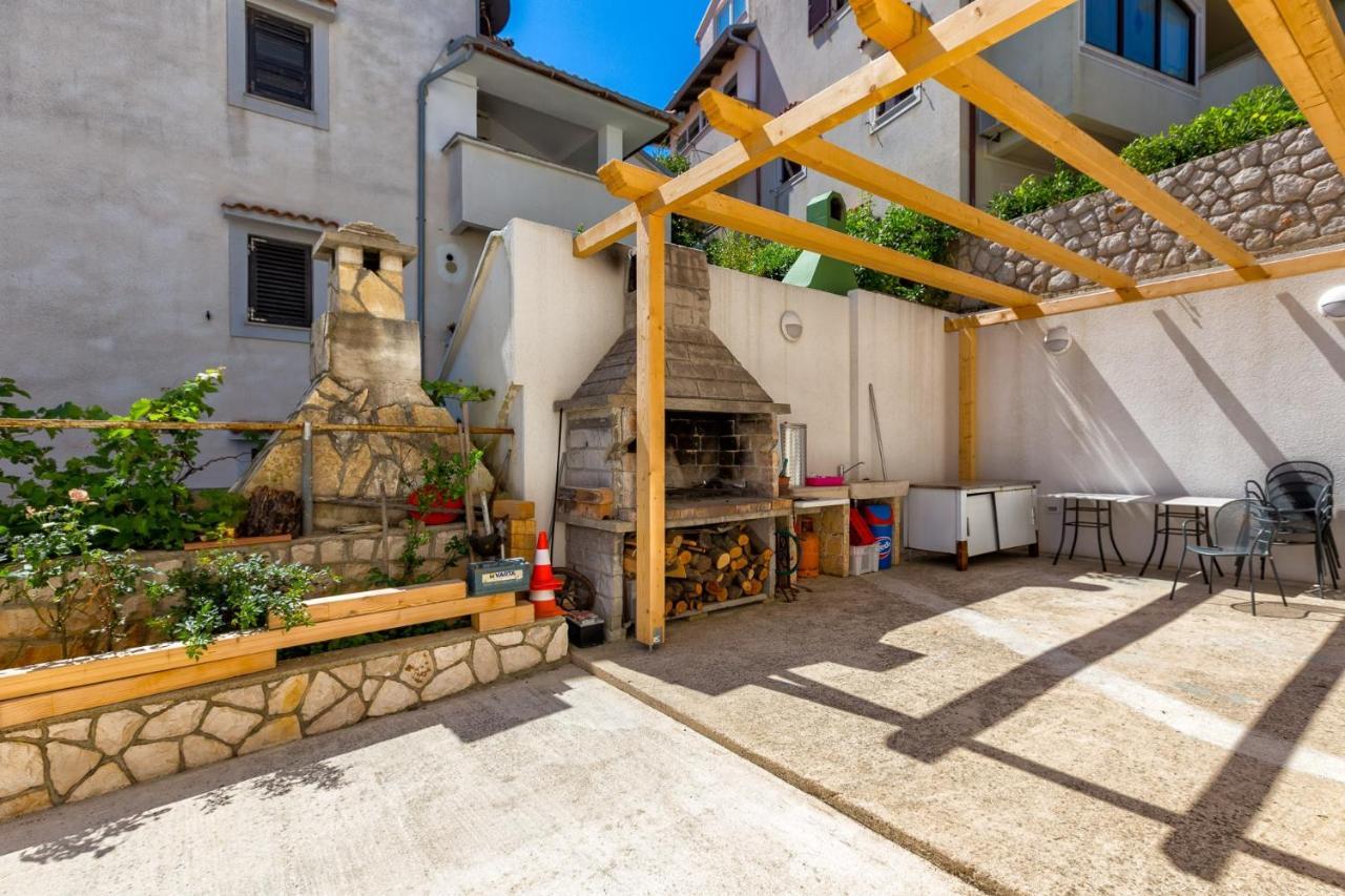 Apartments With A Parking Space Mali Lošinj Extérieur photo
